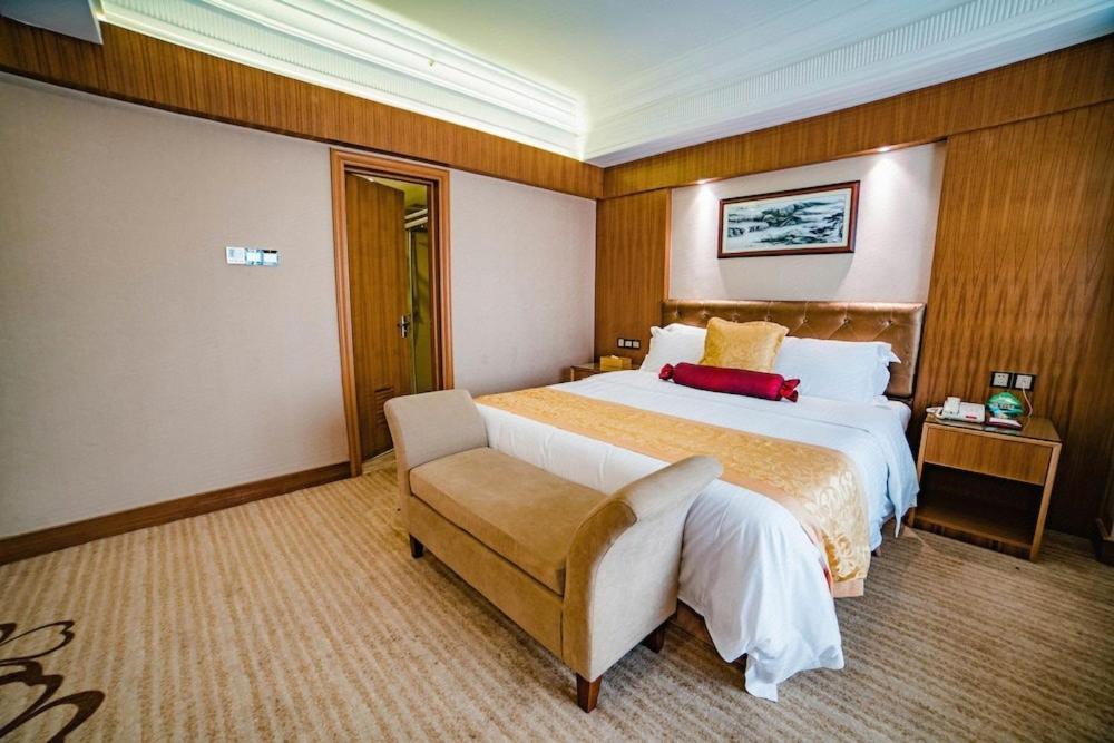 Nanyang King'S Gate Hotel--Free Shuttle Service To Canton Fair Exteriör bild